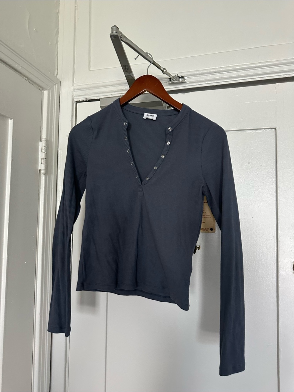 Cotton On Long-Sleeve Snap V-Neck Top - Charcoal Gray